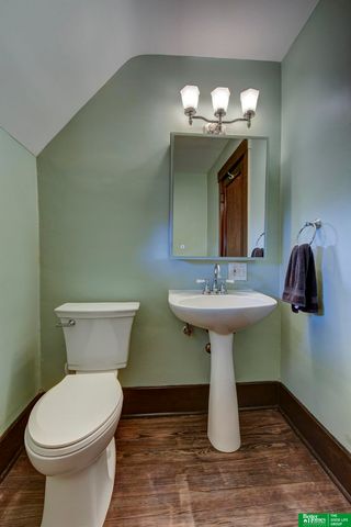 101 N 54 Street, Omaha, NE 68132