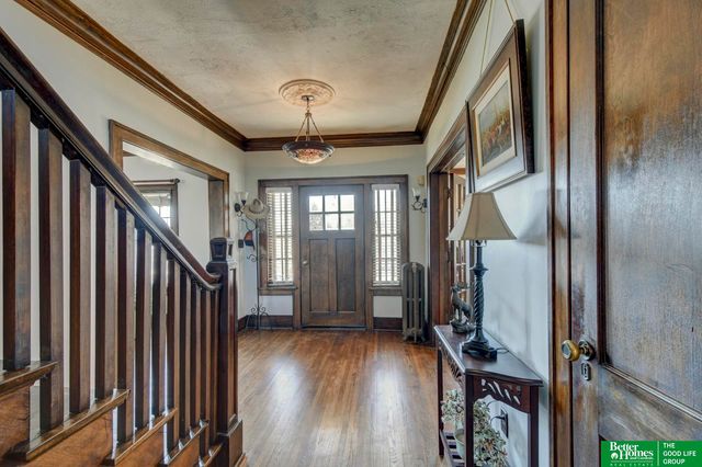 101 N 54 Street, Omaha, NE 68132