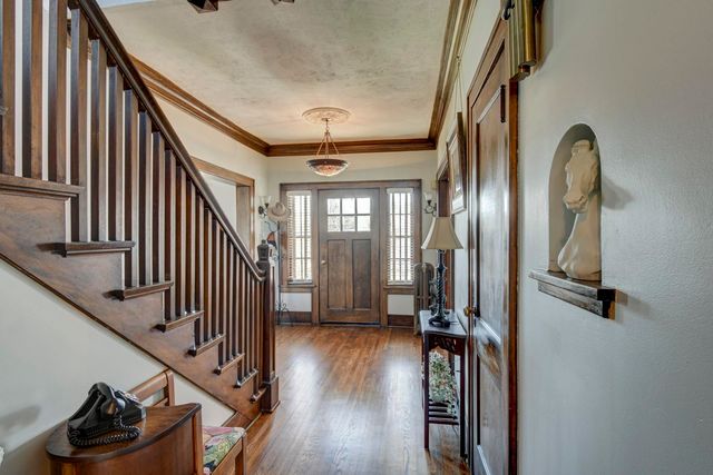 101 N 54 Street, Omaha, NE 68132