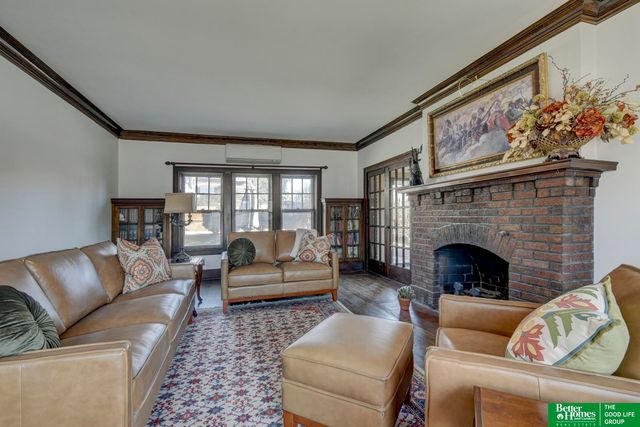 101 N 54 Street, Omaha, NE 68132