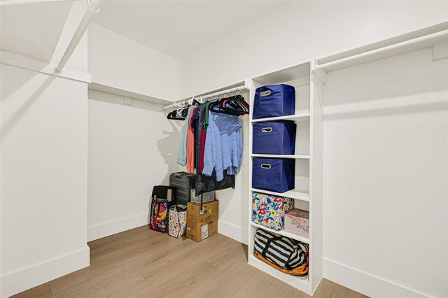 723 Loire Ln, Houston, TX 77090