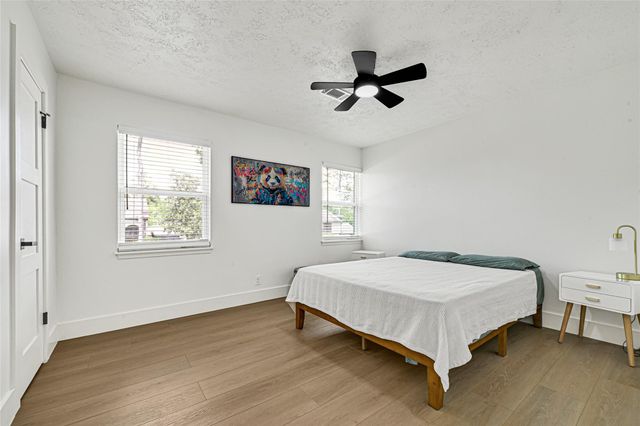 723 Loire Ln, Houston, TX 77090