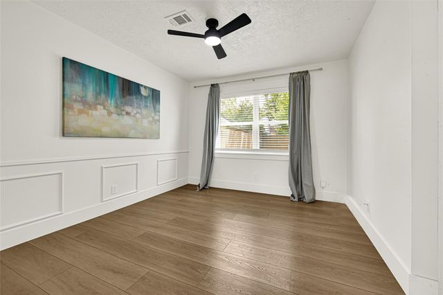 723 Loire Ln, Houston, TX 77090