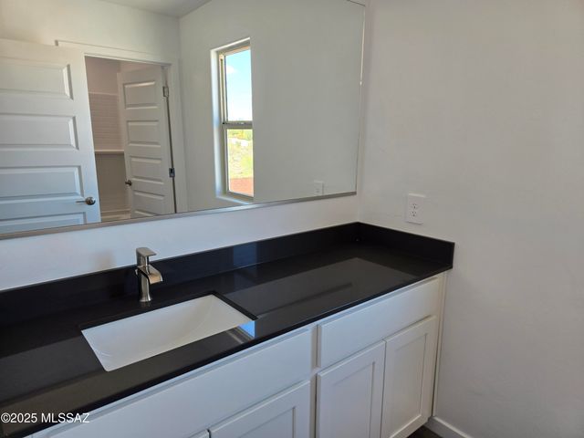 14138 E Canidae Drive E, Vail, AZ 85641