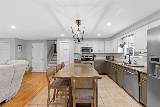 114 Meadow St, Carver, MA 02330