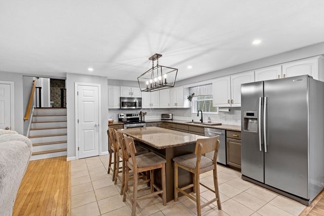 114 Meadow St, Carver, MA 02330