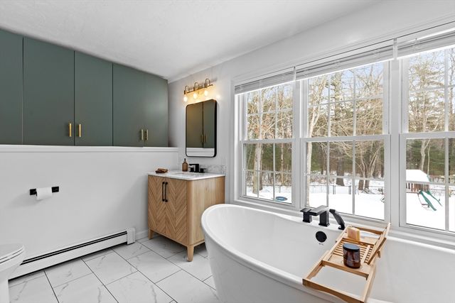 114 Meadow St, Carver, MA 02330