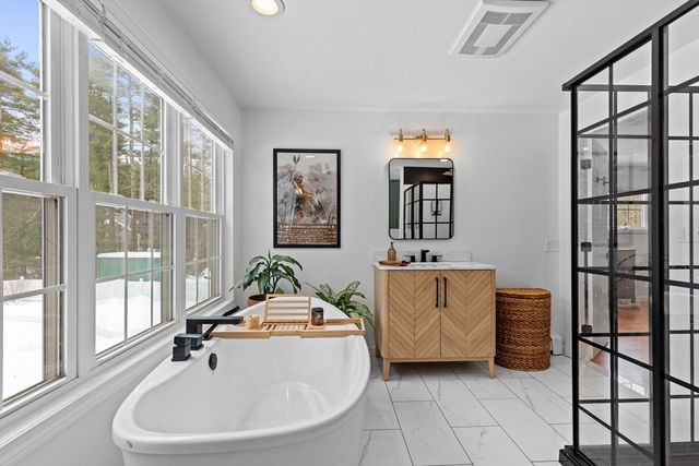 114 Meadow St, Carver, MA 02330