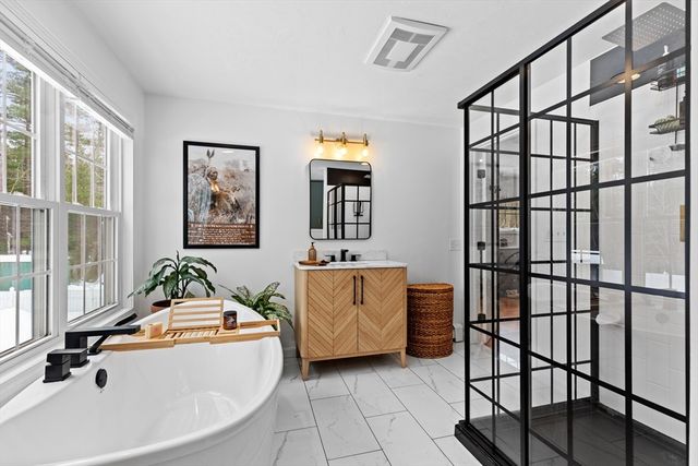 114 Meadow St, Carver, MA 02330