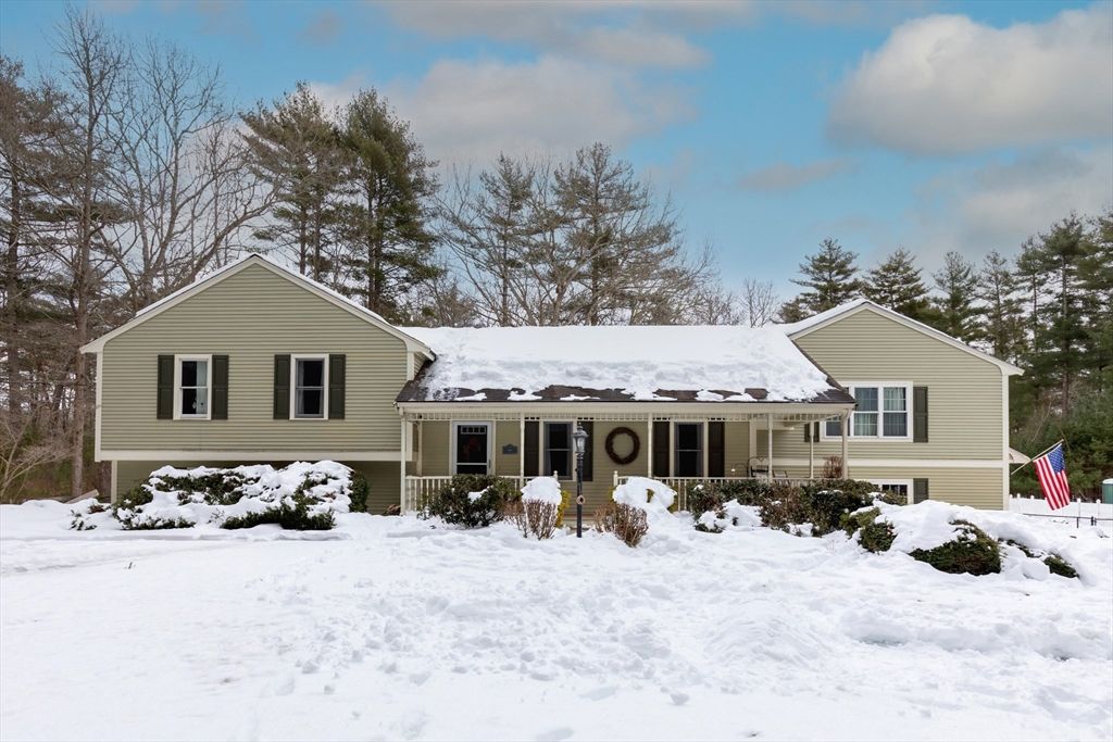 114 Meadow St, Carver, MA 02330
