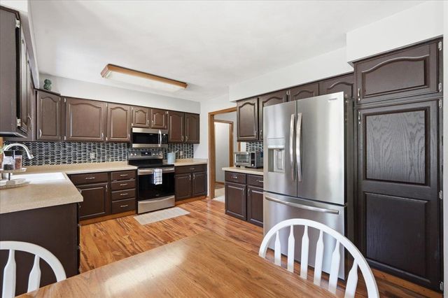 416 Stoneridge Terrace, Deforest, WI 53532