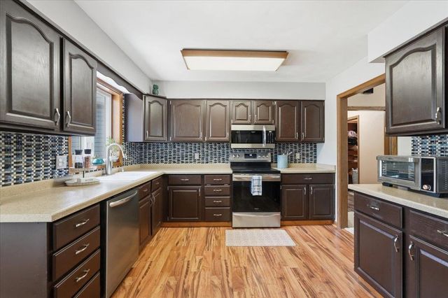 416 Stoneridge Terrace, Deforest, WI 53532