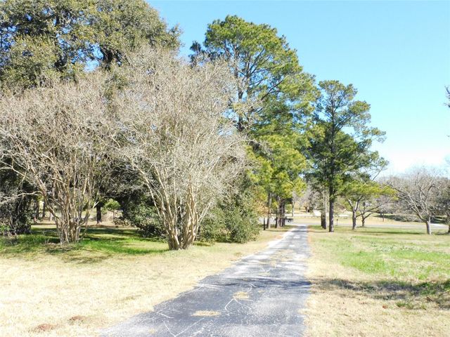 2408 Gun And Rod Road, Brenham, TX 77833