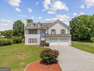 143 Honeysuckle Drive SE, Calhoun, GA 30701