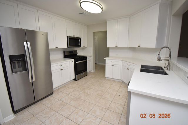 1110 Lasso Court, Alvin, TX 77511