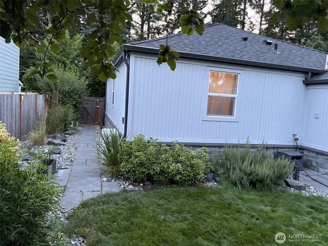 13758 3rd Avenue NW, Seattle, WA 98177