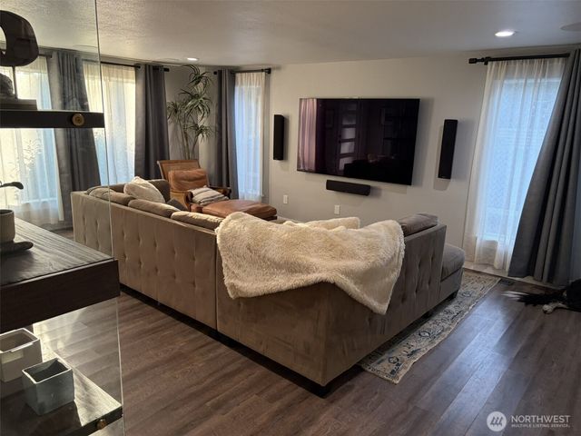 13758 3rd Avenue NW, Seattle, WA 98177
