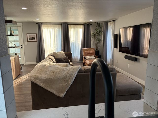 13758 3rd Avenue NW, Seattle, WA 98177