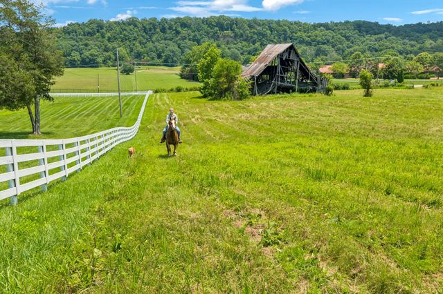 5185 Old Harding Rd, Franklin, TN 37064