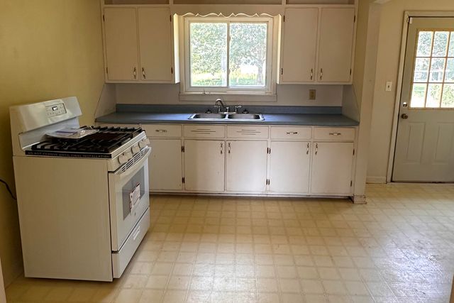 2007 W Water Street, Springfield, MO 65802