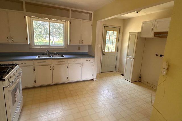 2007 W Water Street, Springfield, MO 65802