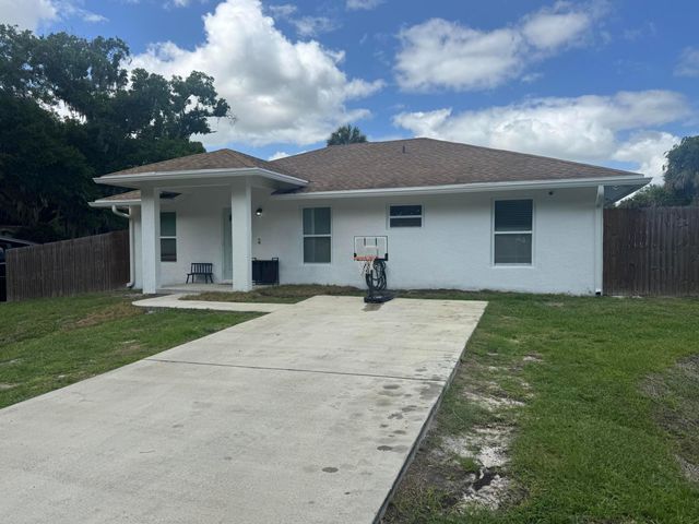 1691 SW 11th Street, Okeechobee, FL 34974