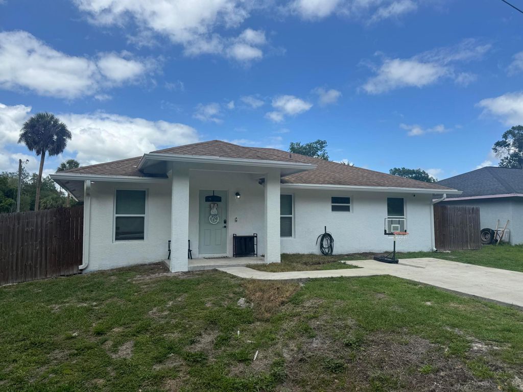 1691 SW 11th Street, Okeechobee, FL 34974