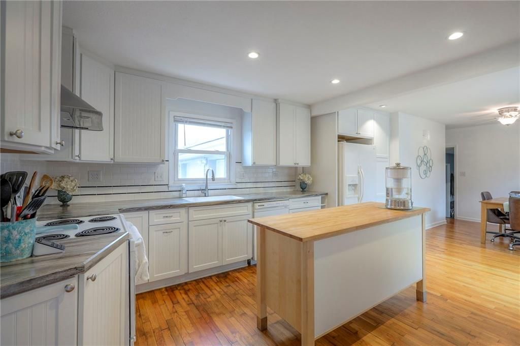 12701 10TH Street, Grandview, MO 64030