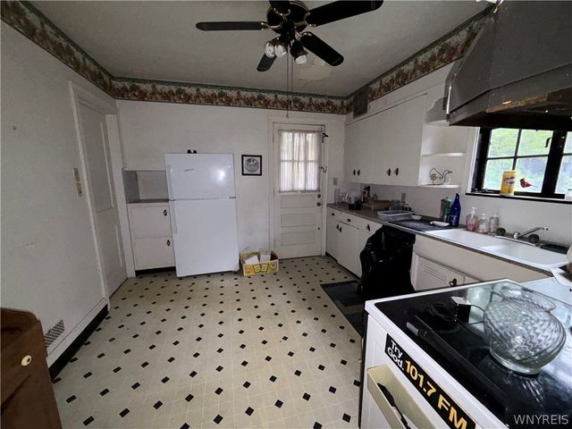 1228 Ferry Avenue, Niagara Falls, NY 14301