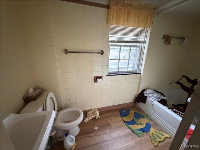 1228 Ferry Avenue, Niagara Falls, NY 14301
