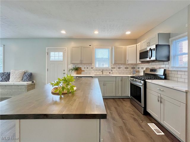 3440 Erin Avenue, Cleveland, OH 44113