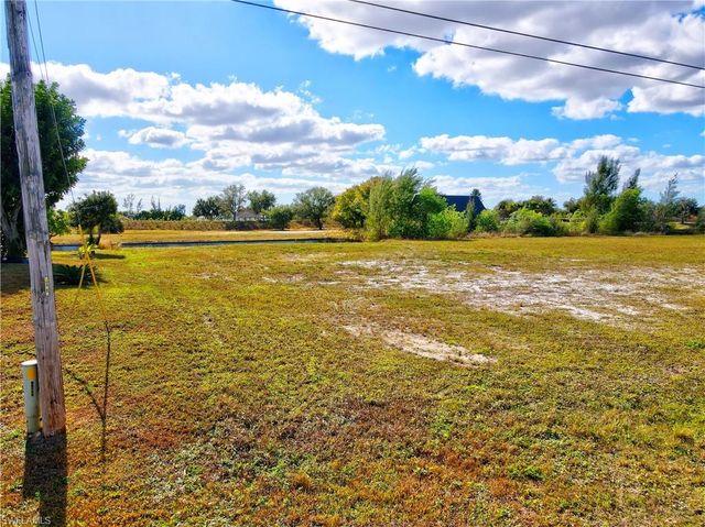 430 SW 24th ST, Cape Coral, FL 33991