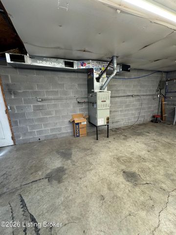 9913 Appollo Ln, Louisville, KY 40272