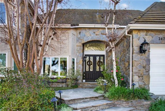 24762 Calvert Street, Woodland Hills, CA 91367