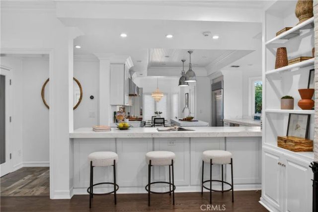 24762 Calvert Street, Woodland Hills, CA 91367