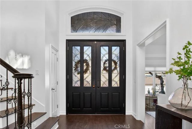 24762 Calvert Street, Woodland Hills, CA 91367