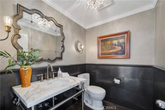 24762 Calvert Street, Woodland Hills, CA 91367