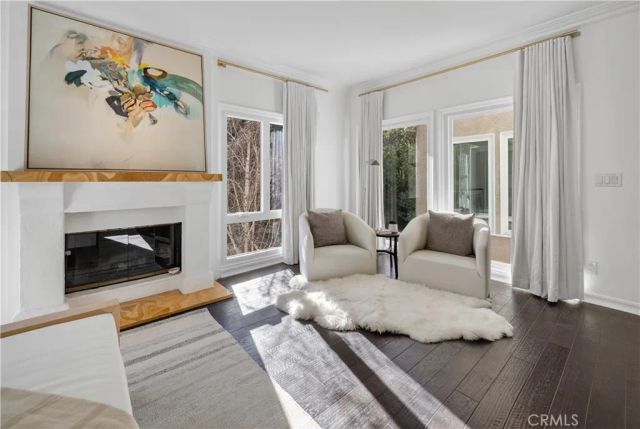 24762 Calvert Street, Woodland Hills, CA 91367