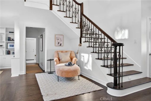 24762 Calvert Street, Woodland Hills, CA 91367