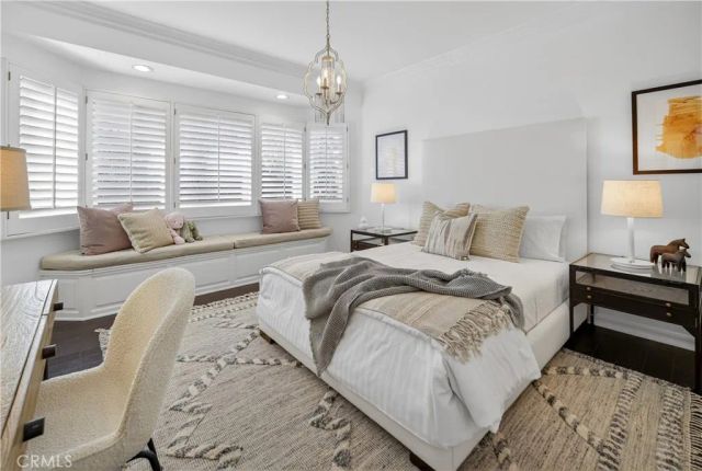 24762 Calvert Street, Woodland Hills, CA 91367