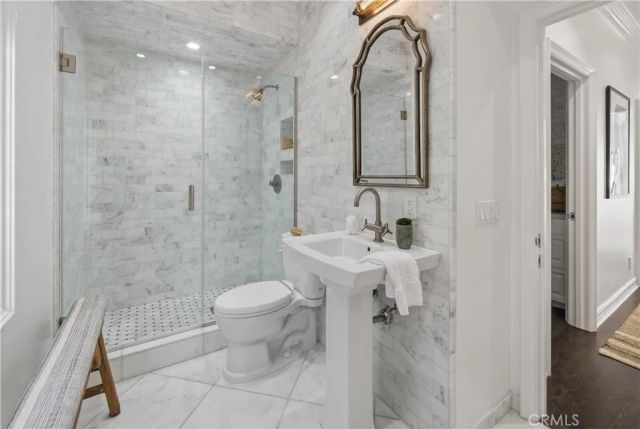 24762 Calvert Street, Woodland Hills, CA 91367