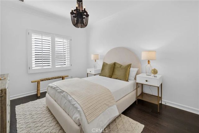 24762 Calvert Street, Woodland Hills, CA 91367