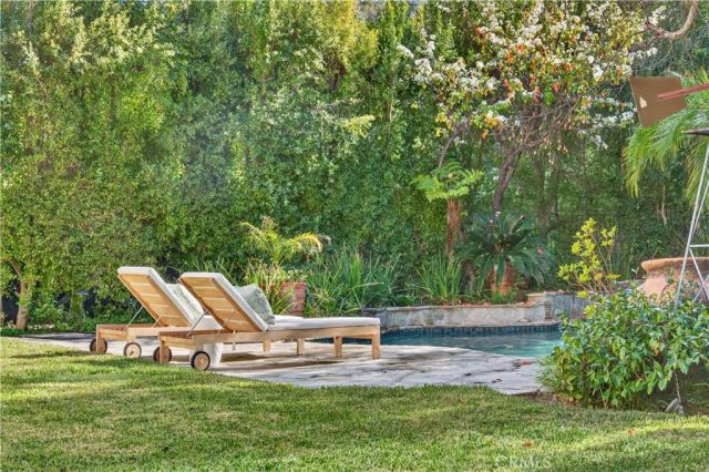 24762 Calvert Street, Woodland Hills, CA 91367