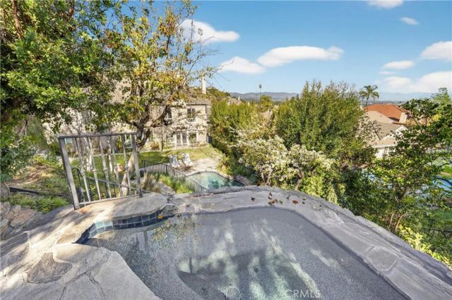 24762 Calvert Street, Woodland Hills, CA 91367