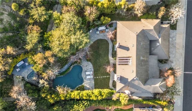 24762 Calvert Street, Woodland Hills, CA 91367