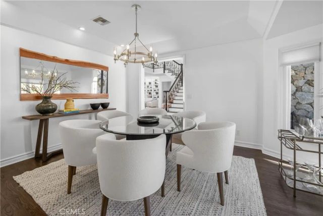 24762 Calvert Street, Woodland Hills, CA 91367