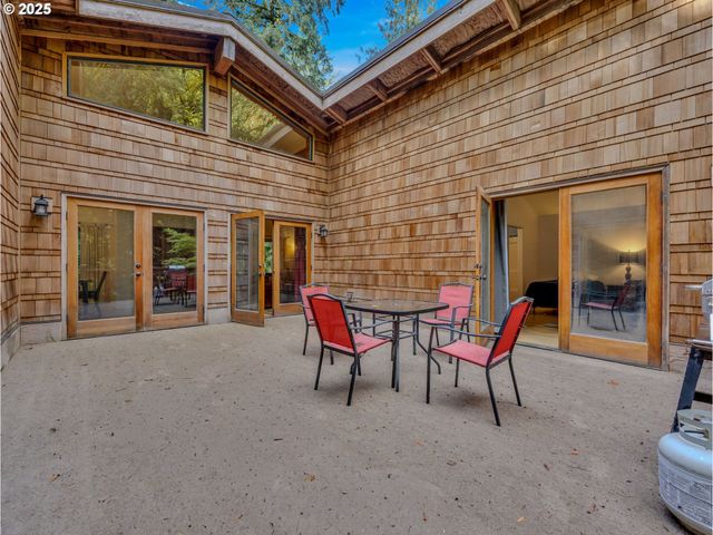 64079 E BARLOW TRAIL Rd, Rhododendron, OR 97049