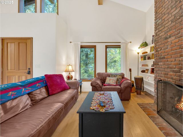 64079 E BARLOW TRAIL Rd, Rhododendron, OR 97049