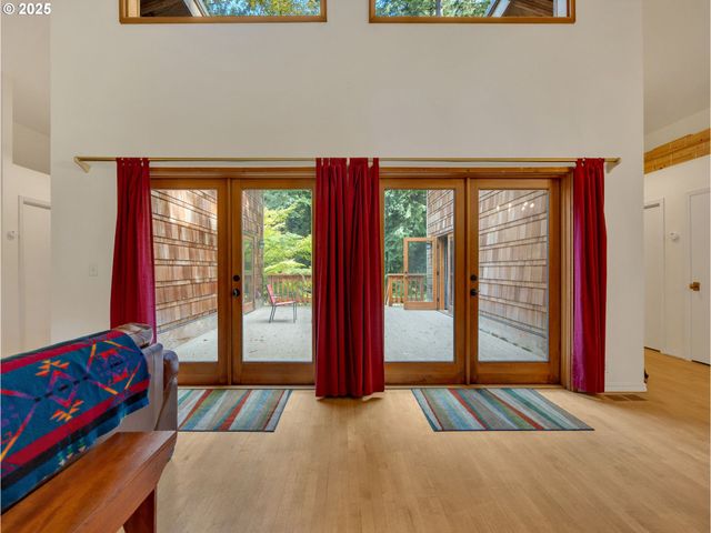 64079 E BARLOW TRAIL Rd, Rhododendron, OR 97049