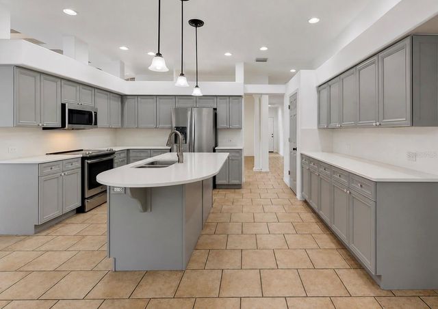 6105 AUDUBON MANOR BOULEVARD, Lithia, FL 33547